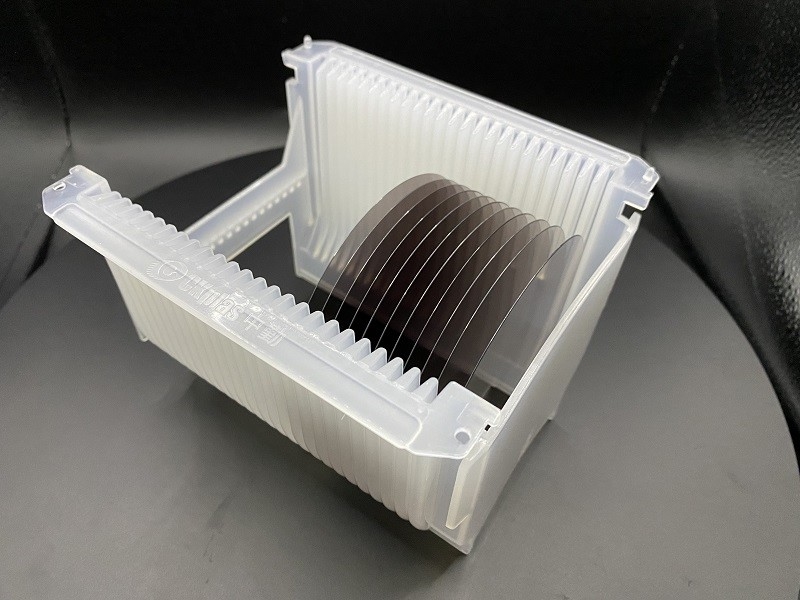 76.2mm 100mm 150mm กว้าง LiTaO3 Wafer สําหรับ Nonlinear Optics Passive Infrared IR Sensors