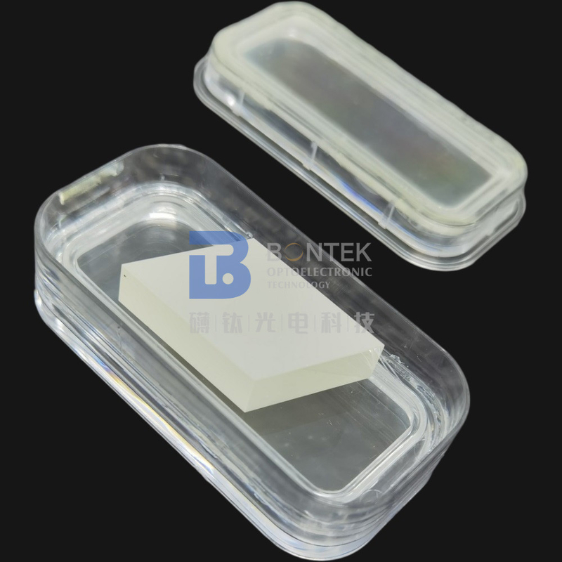 ความหยาบ Ra 1nm LiNbO3 Wafer ใน 4 '' 6 '' 8 '' เกรดออปติคัลหรือเกรด SAW
