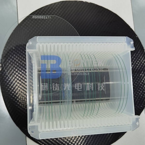 ทนต่อสารเคมีสูง Borosilicate Glass Wafer 4 '' 6 '' 8 '' สำหรับอุปกรณ์ MEMS