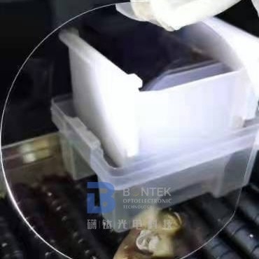 เปอร์เซ็นต์ยาสลบที่กำหนดเอง LiNbO3 Wafer MgO Er Fe Doped Optical หรือ SAW Grade